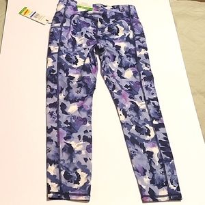 Gaiam Pocket Joggers yoga pants workout biking 3/4 capris